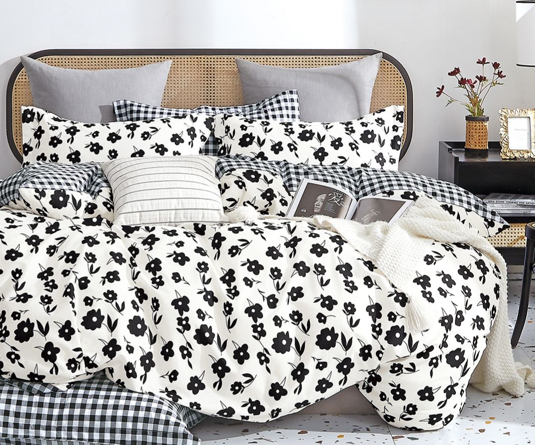 Hepburn Black and White Floral 100% Cotton Reversible Comforter Set