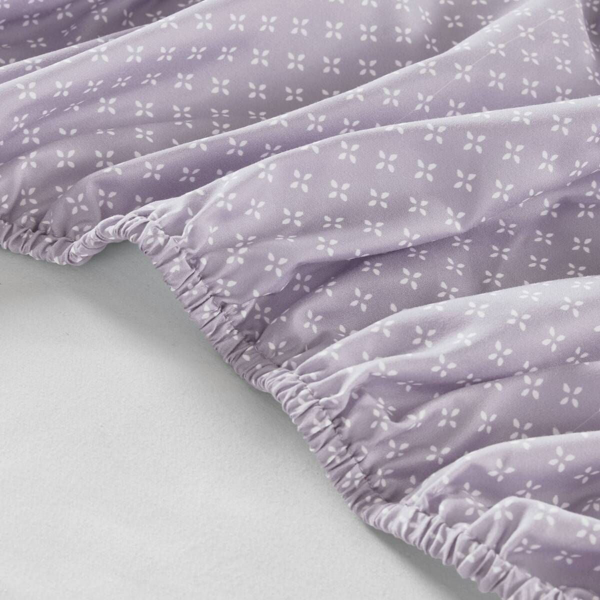 Nature-Inspired Floral Comforter Set with Bed Sheets – Beiges, Purples, and Brown Design